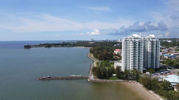 Miri Şehri 'nin ünlü plajları, nehirleri, şehirleri ve manzaralı çevresiyle Landmark ve Turist Çekim alanları