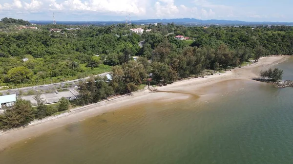 Miri Şehri 'nin ünlü plajları, nehirleri, şehirleri ve manzaralı çevresiyle Landmark ve Turist Çekim alanları