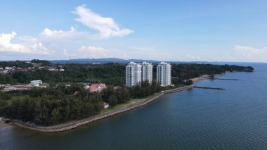 Miri Şehri 'nin ünlü plajları, nehirleri, şehirleri ve manzaralı çevresiyle Landmark ve Turist Çekim alanları