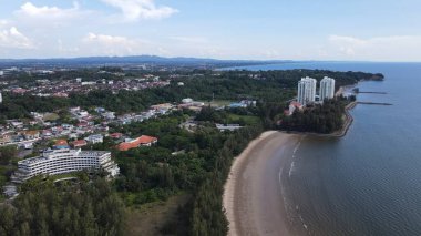 Miri Şehri 'nin ünlü plajları, nehirleri, şehirleri ve manzaralı çevresiyle Landmark ve Turist Çekim alanları