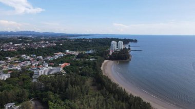 Miri Şehri 'nin ünlü plajları, nehirleri, şehirleri ve manzaralı çevresiyle Landmark ve Turist Çekim alanları