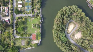 Miri Şehri 'nin ünlü plajları, nehirleri, şehirleri ve manzaralı çevresiyle Landmark ve Turist Çekim alanları