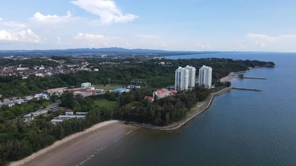 Miri Şehri 'nin ünlü plajları, nehirleri, şehirleri ve manzaralı çevresiyle Landmark ve Turist Çekim alanları