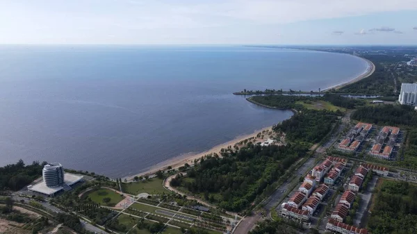 Miri Şehri 'nin ünlü plajları, nehirleri, şehirleri ve manzaralı çevresiyle Landmark ve Turist Çekim alanları