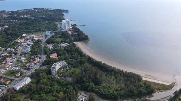 Miri Şehri 'nin ünlü plajları, nehirleri, şehirleri ve manzaralı çevresiyle Landmark ve Turist Çekim alanları