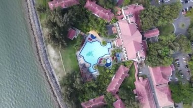 Miri Şehri 'nin ünlü plajları, nehirleri, şehirleri ve manzaralı çevresiyle Landmark ve Turist Çekim alanları