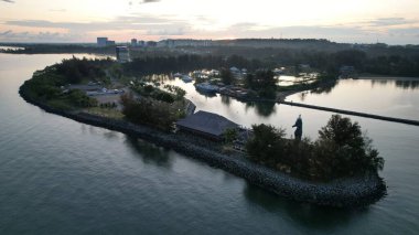 Miri Şehri 'nin ünlü plajları, nehirleri, şehirleri ve manzaralı çevresiyle Landmark ve Turist Çekim alanları