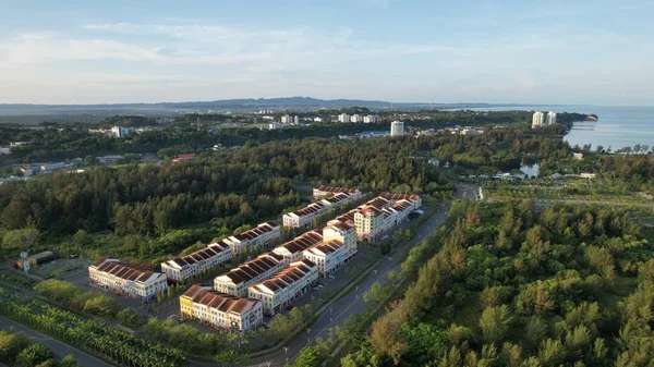 Miri Şehri 'nin ünlü plajları, nehirleri, şehirleri ve manzaralı çevresiyle Landmark ve Turist Çekim alanları