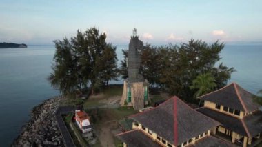 Miri Şehri 'nin ünlü plajları, nehirleri, şehirleri ve manzaralı çevresiyle Landmark ve Turist Çekim alanları