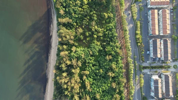 Miri Şehri 'nin ünlü plajları, nehirleri, şehirleri ve manzaralı çevresiyle Landmark ve Turist Çekim alanları