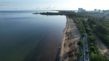 Miri Şehri 'nin ünlü plajları, nehirleri, şehirleri ve manzaralı çevresiyle Landmark ve Turist Çekim alanları