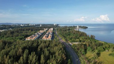 Miri Şehri 'nin ünlü plajları, nehirleri, şehirleri ve manzaralı çevresiyle Landmark ve Turist Çekim alanları