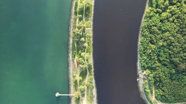 Miri Şehri 'nin ünlü plajları, nehirleri, şehirleri ve manzaralı çevresiyle Landmark ve Turist Çekim alanları