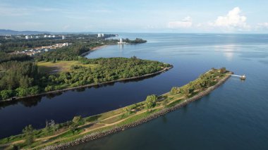 Miri Şehri 'nin ünlü plajları, nehirleri, şehirleri ve manzaralı çevresiyle Landmark ve Turist Çekim alanları