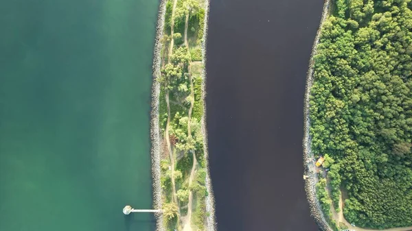 Miri Şehri 'nin ünlü plajları, nehirleri, şehirleri ve manzaralı çevresiyle Landmark ve Turist Çekim alanları