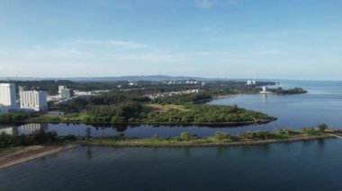 Miri Şehri 'nin ünlü plajları, nehirleri, şehirleri ve manzaralı çevresiyle Landmark ve Turist Çekim alanları