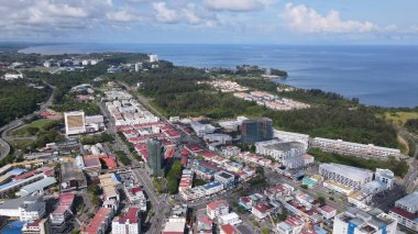 Miri Şehri 'nin ünlü plajları, nehirleri, şehirleri ve manzaralı çevresiyle Landmark ve Turist Çekim alanları