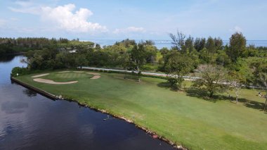 Miri Şehri 'nin ünlü plajları, nehirleri, şehirleri ve manzaralı çevresiyle Landmark ve Turist Çekim alanları