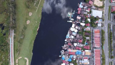 Miri Şehri 'nin ünlü plajları, nehirleri, şehirleri ve manzaralı çevresiyle Landmark ve Turist Çekim alanları