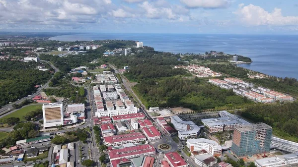 Miri Şehri 'nin ünlü plajları, nehirleri, şehirleri ve manzaralı çevresiyle Landmark ve Turist Çekim alanları