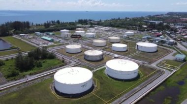 Miri Şehri 'nin ünlü plajları, nehirleri, şehirleri ve manzaralı çevresiyle Landmark ve Turist Çekim alanları