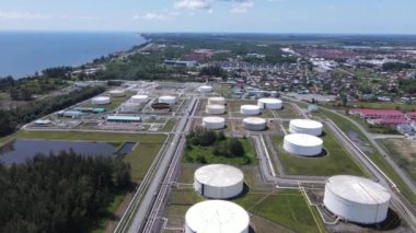 Miri Şehri 'nin ünlü plajları, nehirleri, şehirleri ve manzaralı çevresiyle Landmark ve Turist Çekim alanları