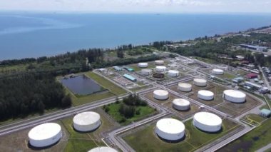 Miri Şehri 'nin ünlü plajları, nehirleri, şehirleri ve manzaralı çevresiyle Landmark ve Turist Çekim alanları