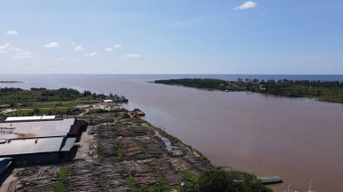 Miri Şehri 'nin ünlü plajları, nehirleri, şehirleri ve manzaralı çevresiyle Landmark ve Turist Çekim alanları
