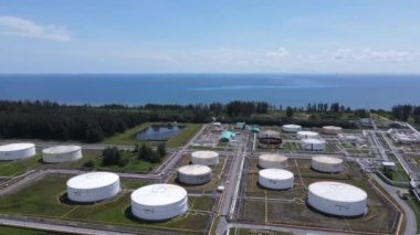 Miri Şehri 'nin ünlü plajları, nehirleri, şehirleri ve manzaralı çevresiyle Landmark ve Turist Çekim alanları