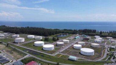 Miri Şehri 'nin ünlü plajları, nehirleri, şehirleri ve manzaralı çevresiyle Landmark ve Turist Çekim alanları