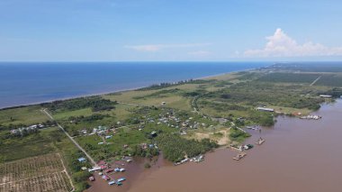 Miri Şehri 'nin ünlü plajları, nehirleri, şehirleri ve manzaralı çevresiyle Landmark ve Turist Çekim alanları