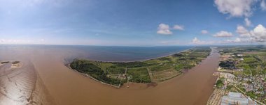 Miri Şehri 'nin ünlü plajları, nehirleri, şehirleri ve manzaralı çevresiyle Landmark ve Turist Çekim alanları
