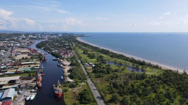 Miri Şehri 'nin ünlü plajları, nehirleri, şehirleri ve manzaralı çevresiyle Landmark ve Turist Çekim alanları