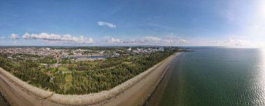 Miri Şehri 'nin ünlü plajları, nehirleri, şehirleri ve manzaralı çevresiyle Landmark ve Turist Çekim alanları