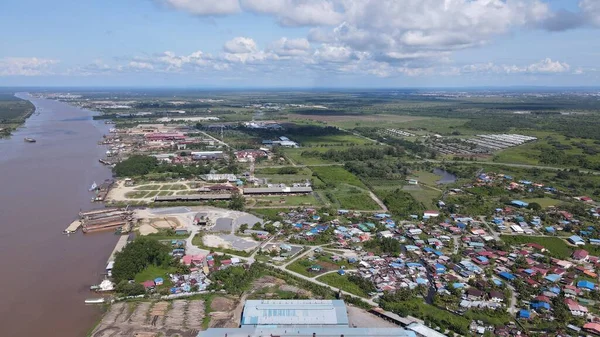 Miri Şehri 'nin ünlü plajları, nehirleri, şehirleri ve manzaralı çevresiyle Landmark ve Turist Çekim alanları
