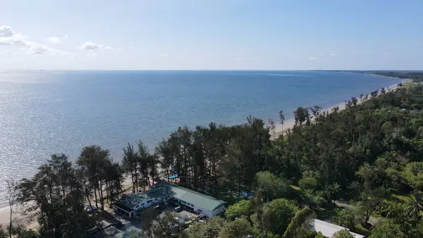 Miri Şehri 'nin ünlü plajları, nehirleri, şehirleri ve manzaralı çevresiyle Landmark ve Turist Çekim alanları