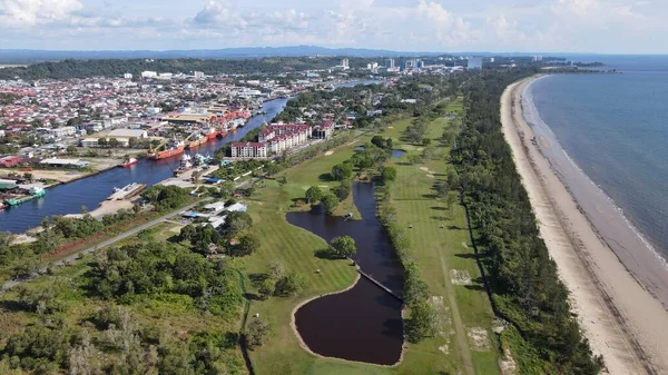 Miri Şehri 'nin ünlü plajları, nehirleri, şehirleri ve manzaralı çevresiyle Landmark ve Turist Çekim alanları