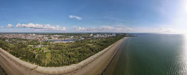 Miri Şehri 'nin ünlü plajları, nehirleri, şehirleri ve manzaralı çevresiyle Landmark ve Turist Çekim alanları