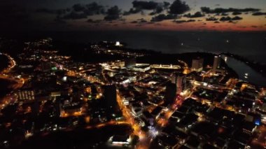 Miri Şehri 'nin ünlü plajları, nehirleri, şehirleri ve manzaralı çevresiyle Landmark ve Turist Çekim alanları