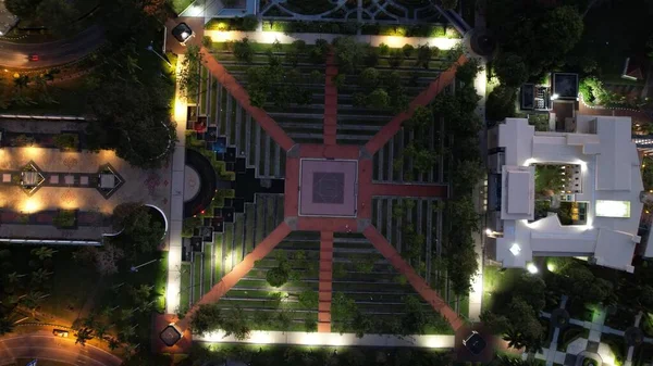 Miri Şehri 'nin ünlü plajları, nehirleri, şehirleri ve manzaralı çevresiyle Landmark ve Turist Çekim alanları