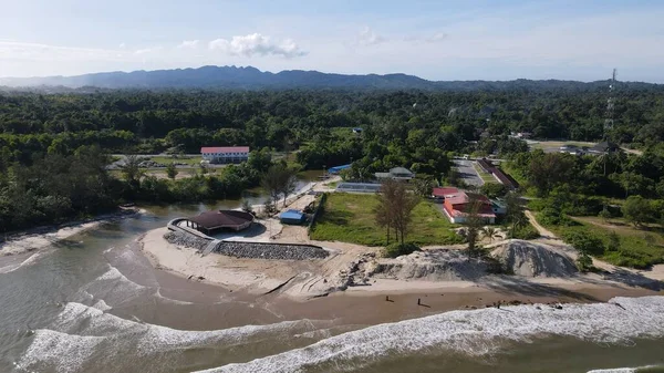 Miri Şehri 'nin ünlü plajları, nehirleri, şehirleri ve manzaralı çevresiyle Landmark ve Turist Çekim alanları