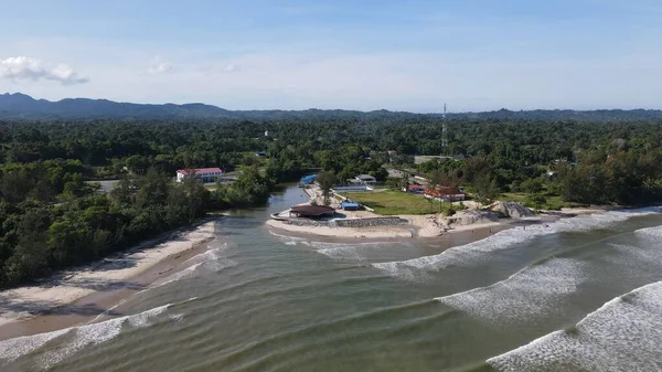 Miri Şehri 'nin ünlü plajları, nehirleri, şehirleri ve manzaralı çevresiyle Landmark ve Turist Çekim alanları