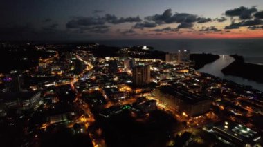 Miri Şehri 'nin ünlü plajları, nehirleri, şehirleri ve manzaralı çevresiyle Landmark ve Turist Çekim alanları