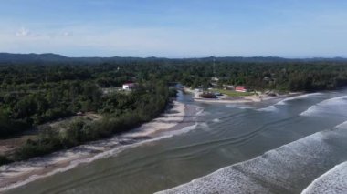 Miri Şehri 'nin ünlü plajları, nehirleri, şehirleri ve manzaralı çevresiyle Landmark ve Turist Çekim alanları