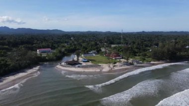 Miri Şehri 'nin ünlü plajları, nehirleri, şehirleri ve manzaralı çevresiyle Landmark ve Turist Çekim alanları