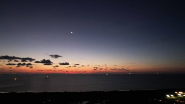 Miri Şehri 'nin ünlü plajları, nehirleri, şehirleri ve manzaralı çevresiyle Landmark ve Turist Çekim alanları