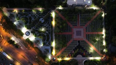 Miri Şehri 'nin ünlü plajları, nehirleri, şehirleri ve manzaralı çevresiyle Landmark ve Turist Çekim alanları