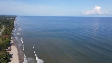 Miri Şehri 'nin ünlü plajları, nehirleri, şehirleri ve manzaralı çevresiyle Landmark ve Turist Çekim alanları