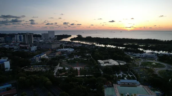 Miri Şehri 'nin ünlü plajları, nehirleri, şehirleri ve manzaralı çevresiyle Landmark ve Turist Çekim alanları