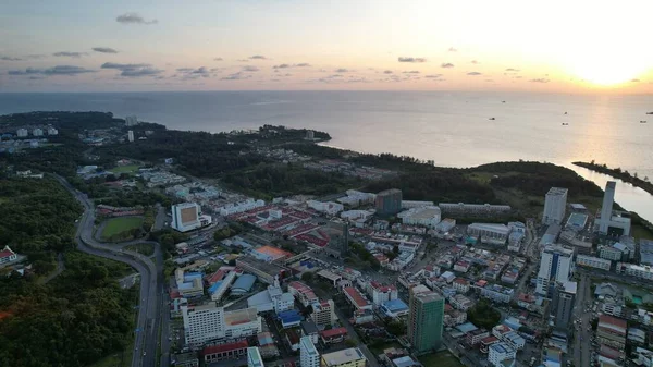 Miri Şehri 'nin ünlü plajları, nehirleri, şehirleri ve manzaralı çevresiyle Landmark ve Turist Çekim alanları